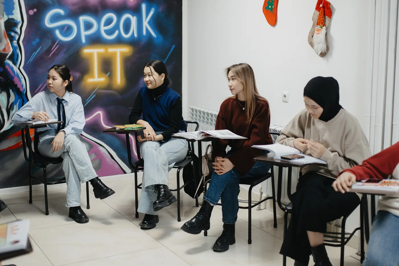 Мероприятие JSI: студенты вместе после занятий