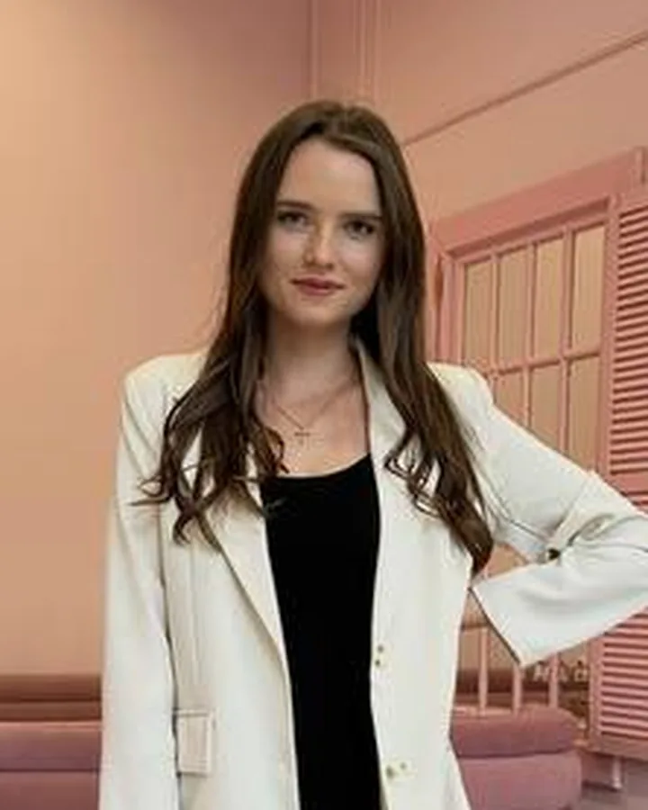 Ms Alina, преподаватель английского языка JUST SPEAK IT