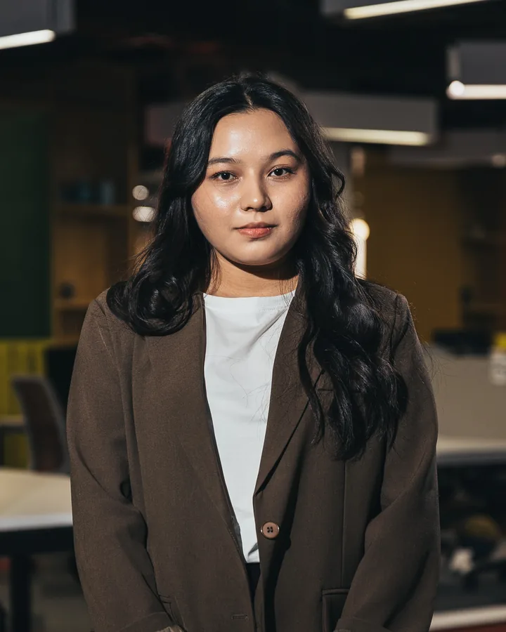 Ms Anara, преподаватель английского языка JUST SPEAK IT